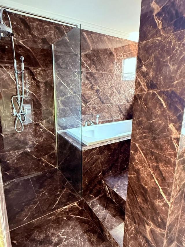 Ekskluzivni penthaus 326 m² sa privatnim bazenom i krovnom terasom – Centar, Budve