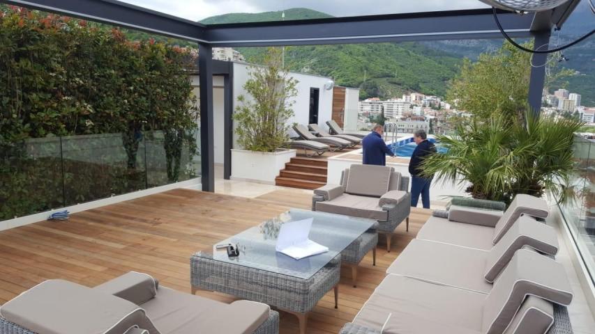 Ekskluzivni penthaus 326 m² sa privatnim bazenom i krovnom terasom – Centar, Budve