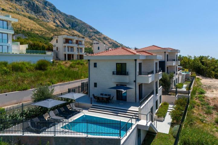 Budva, Reževići – Nova Luksuzna Vila sa Pogledom na More i Bazenom