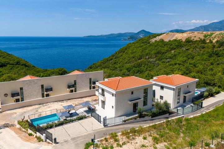 Budva, Reževići – Nova Luksuzna Vila sa Pogledom na More i Bazenom