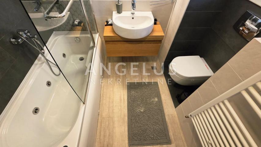 Istra, Bale - renovirana kuća u staroj jezgri, 240m2, dugoročno!