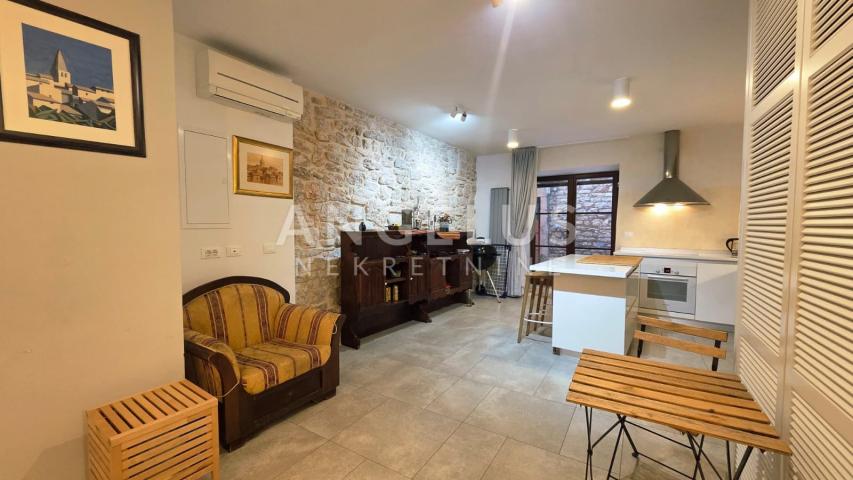 Istra, Bale - renovirana kuća u staroj jezgri, 240m2, dugoročno!