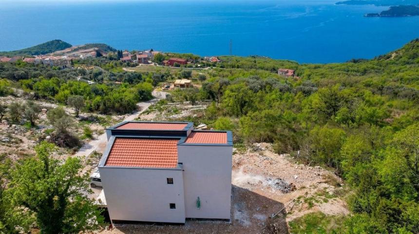 Luksuzna vila 290 m² + urbanizovana parcela 506 m² (mogućnost gradnje još jedne vile) – Blizikuće, B
