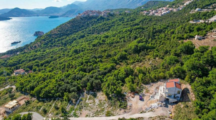 Luksuzna vila 290 m² + urbanizovana parcela 506 m² (mogućnost gradnje još jedne vile) – Blizikuće, B
