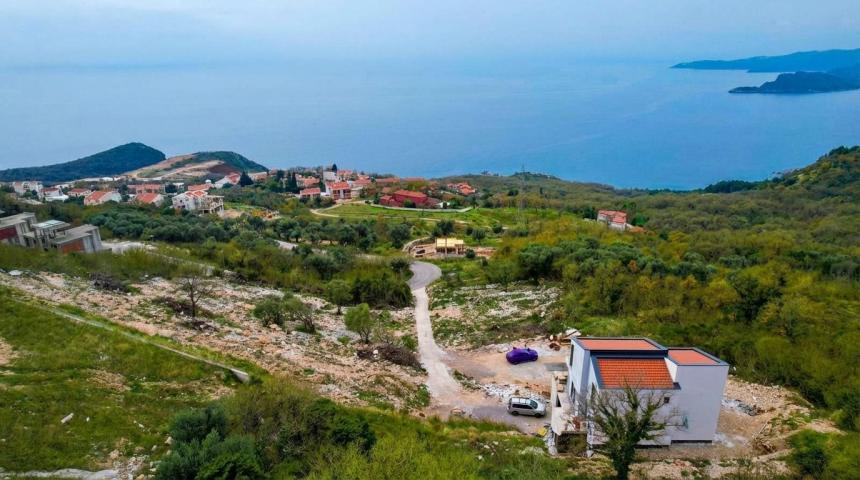 Luksuzna vila 290 m² + urbanizovana parcela 506 m² (mogućnost gradnje još jedne vile) – Blizikuće, B
