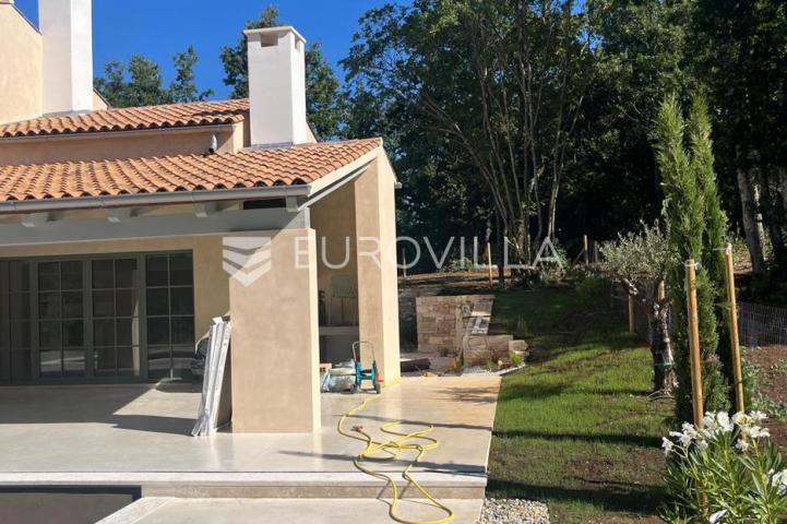 Istra, Gračišće predivna vila s bazenom u potpunoj prirodi NOVOGRADNJA