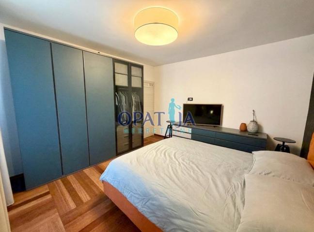 Opatija - luksuzni 2 sobni apartman s balkonom i prekrasnim pogledom na more