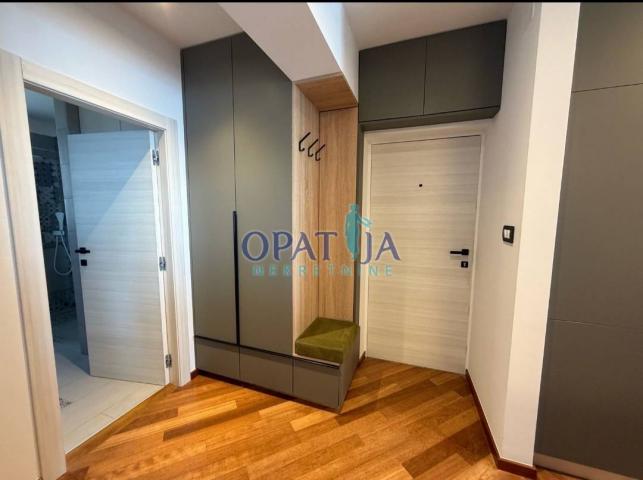 Opatija - luksuzni 2 sobni apartman s balkonom i prekrasnim pogledom na more
