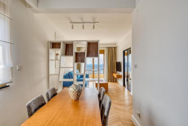 Luksuzna vila sa bazenom i panoramskim pogledom na more – Tudorovići, Budva