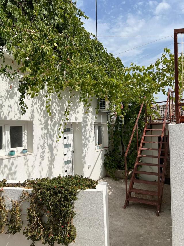 Čiovo Slatine - kuća, apartman i spremište za brod PRODAJA
