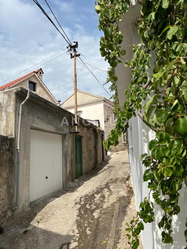 Čiovo Slatine - kuća, apartman i spremište za brod PRODAJA