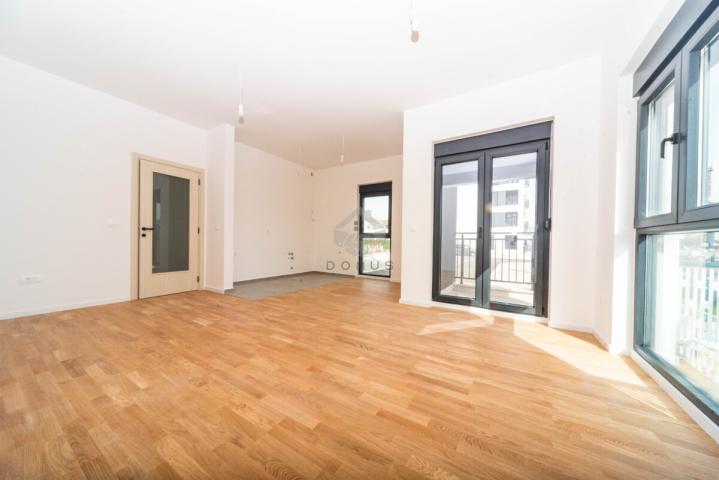 Jednosoban stan 50m2 + dvorište 20m2 + parking, Zabjelo - Podgorica