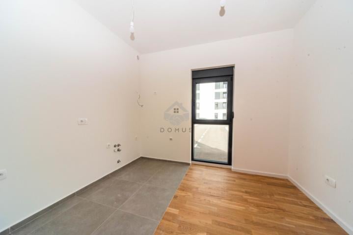 Jednosoban stan 50m2 + dvorište 20m2 + parking, Zabjelo - Podgorica