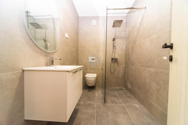 Jednosoban stan 50m2 + dvorište 20m2 + parking, Zabjelo - Podgorica