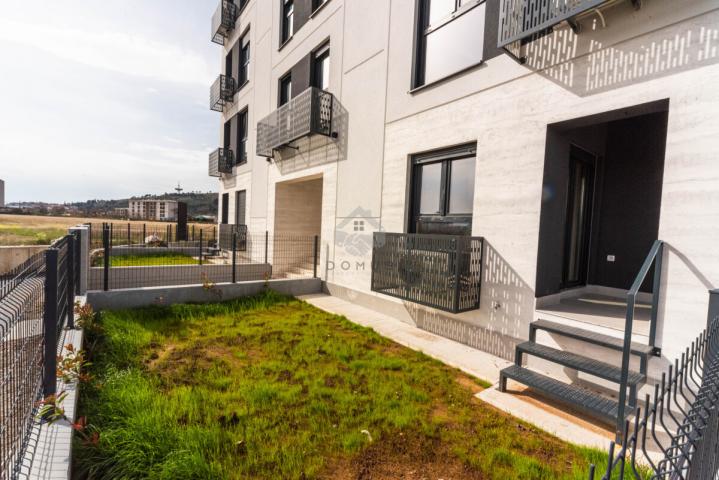 Jednosoban stan 50m2 + dvorište 20m2 + parking, Zabjelo - Podgorica