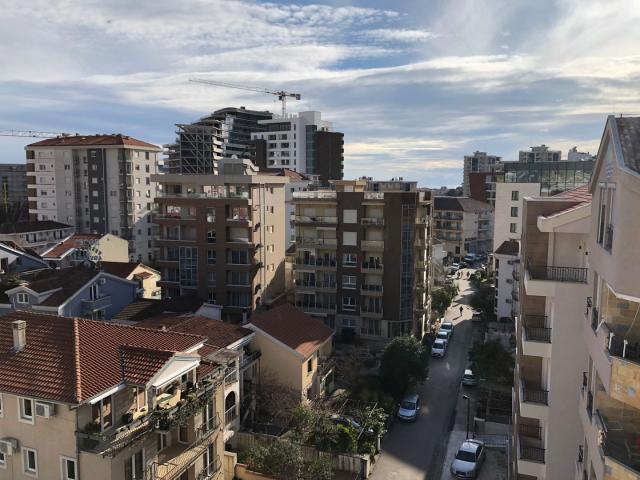 Apartment, 2 bedrooms, Budva, Center - 275,000 euros