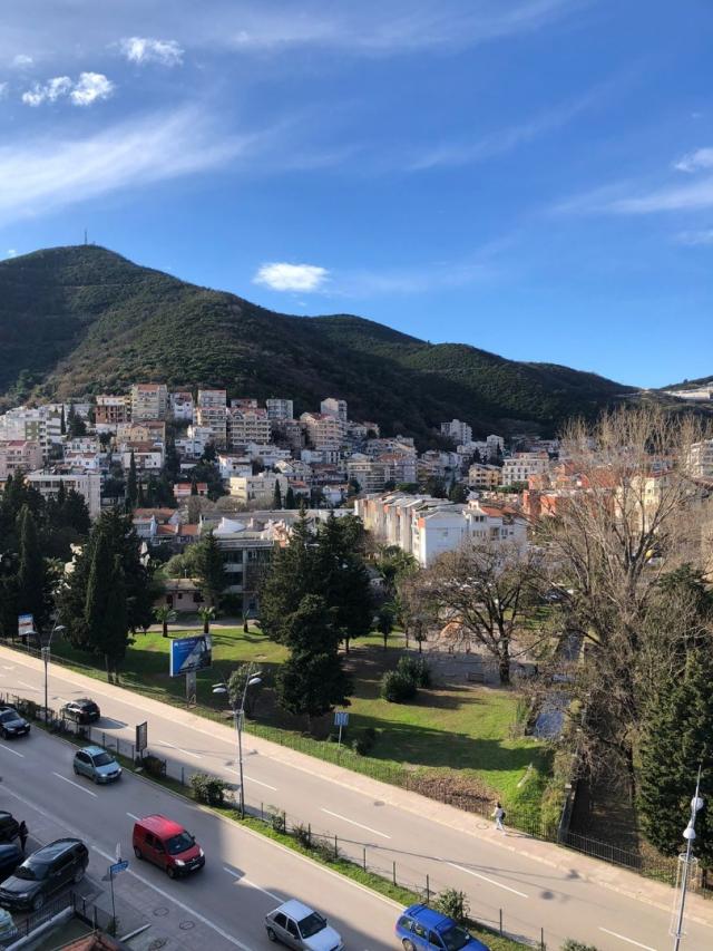 Apartment, 2 bedrooms, Budva, Center - 275,000 euros
