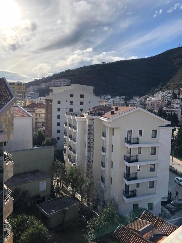 Apartment, 2 bedrooms, Budva, Center - 275,000 euros