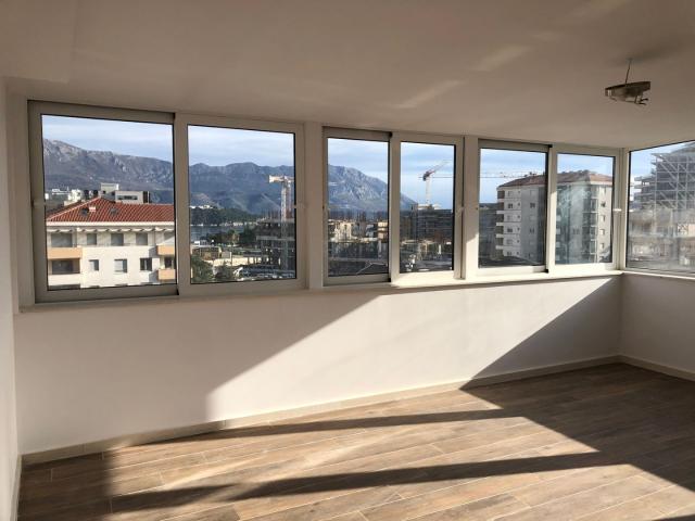 Apartment, 2 bedrooms, Budva, Center - 275,000 euros