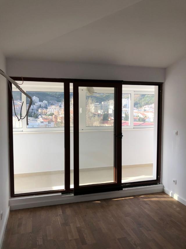 Apartment, 2 bedrooms, Budva, Center - 275,000 euros