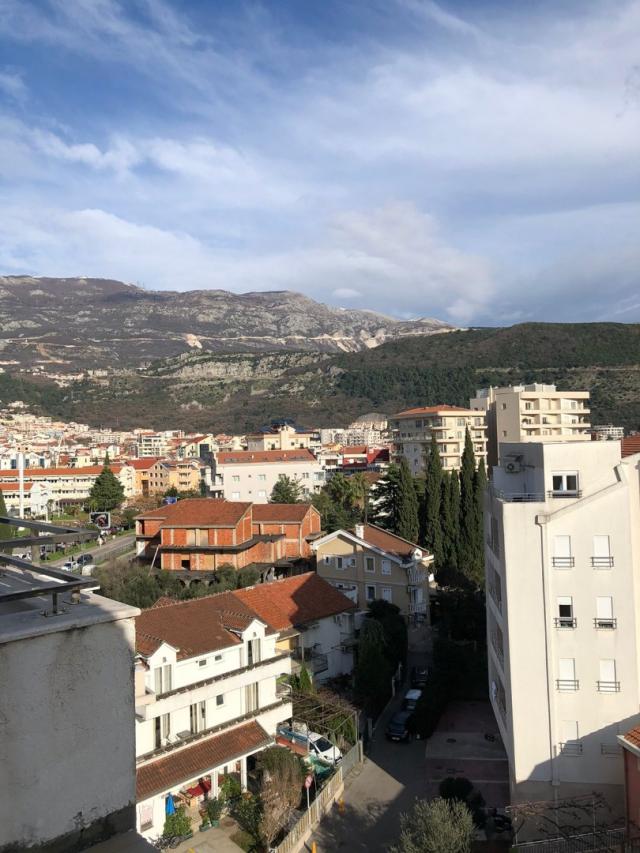 Apartment, 2 bedrooms, Budva, Center - 275,000 euros