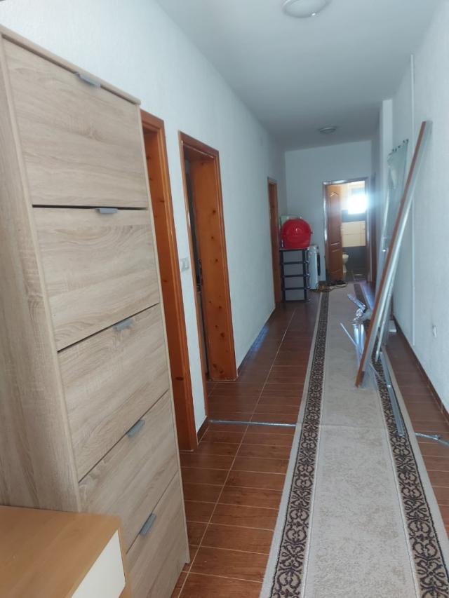 A house is offered for sale in the city of Bar, Polje district. 