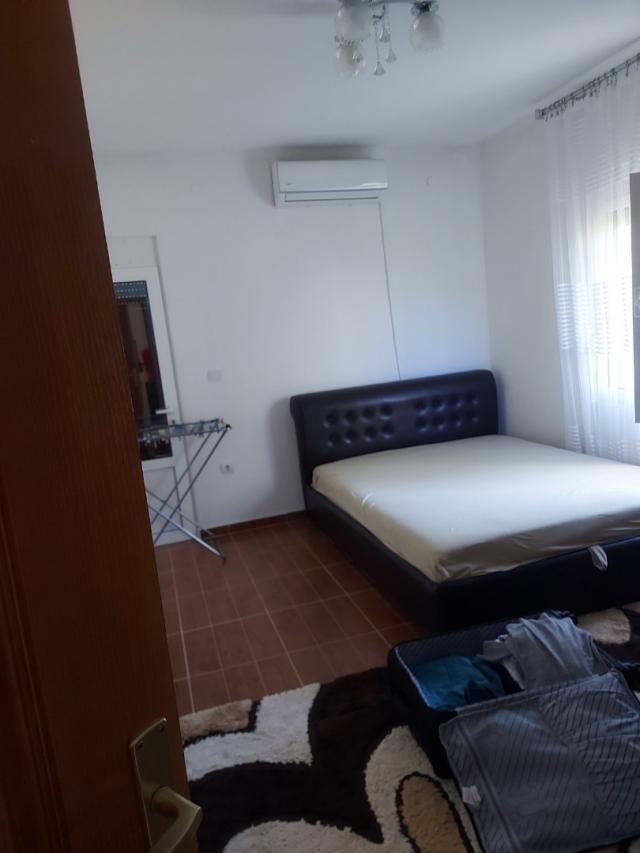 A house is offered for sale in the city of Bar, Polje district. 