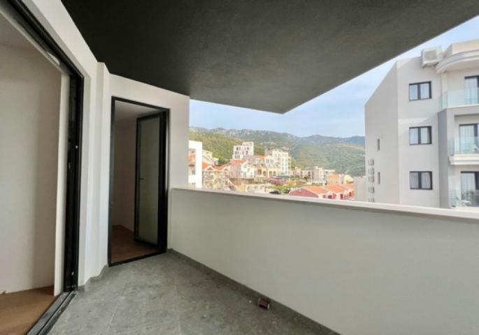 Budva Riviera, Becici district. New residential complex in a popular area. 