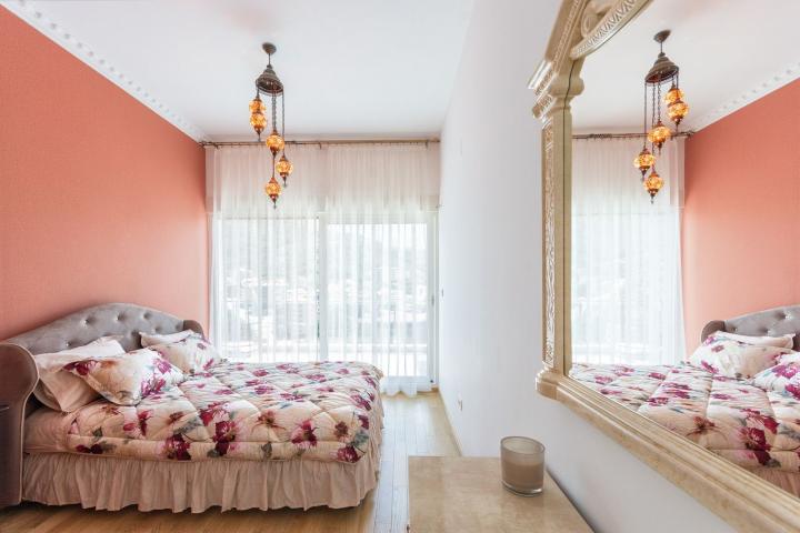 Penthouse for sale in the residential complex “Volna” in Becici. 