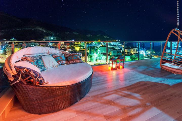 Penthouse for sale in the residential complex “Volna” in Becici. 