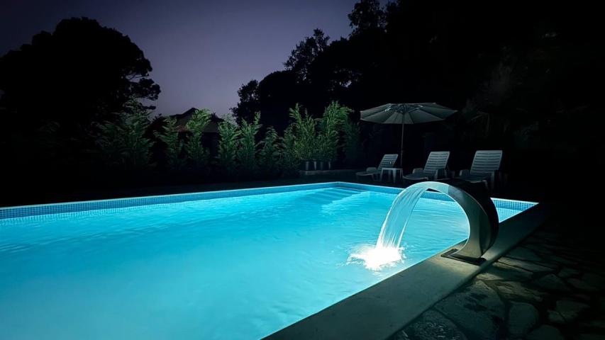 A house is offered for sale in the Bar Riviera, the town of Ratac. 