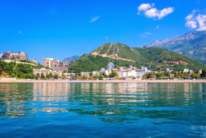 Apartment with panoramic sea view, Becici, 388 800 EUR