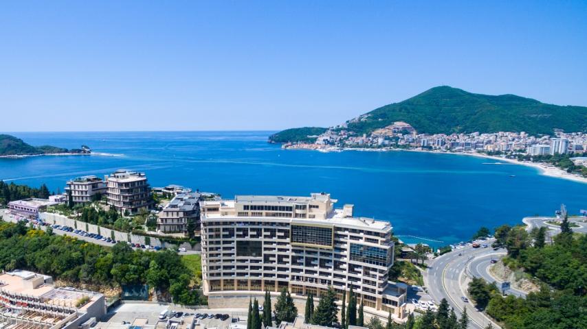 Apartment with panoramic sea view, Becici, 388 800 EUR