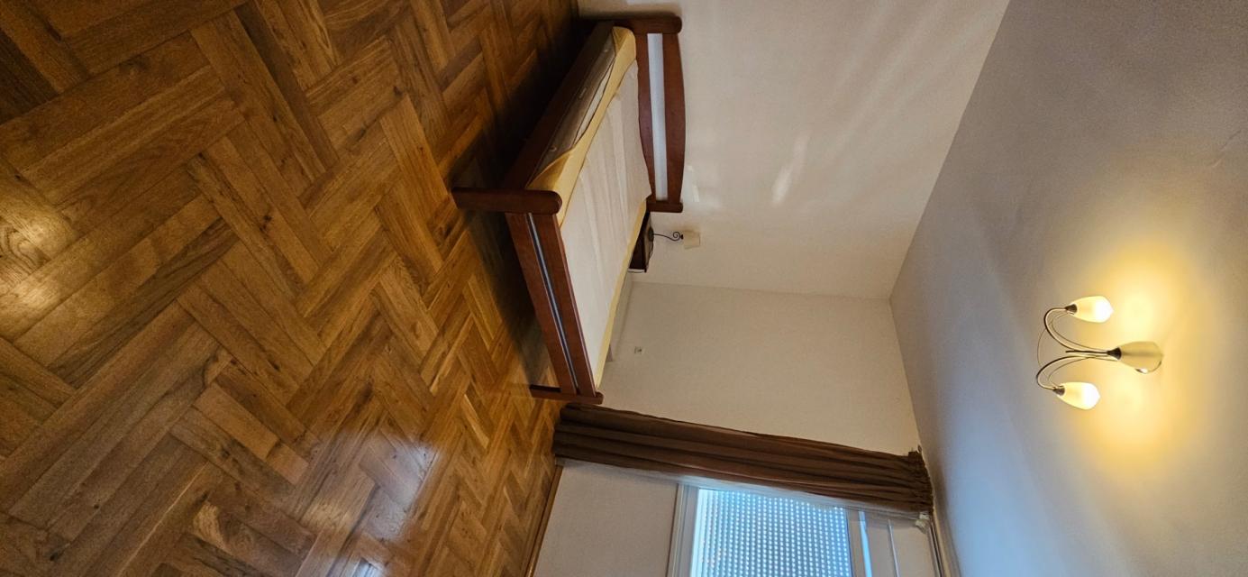 Spacious apartment in Bar with sea view and park