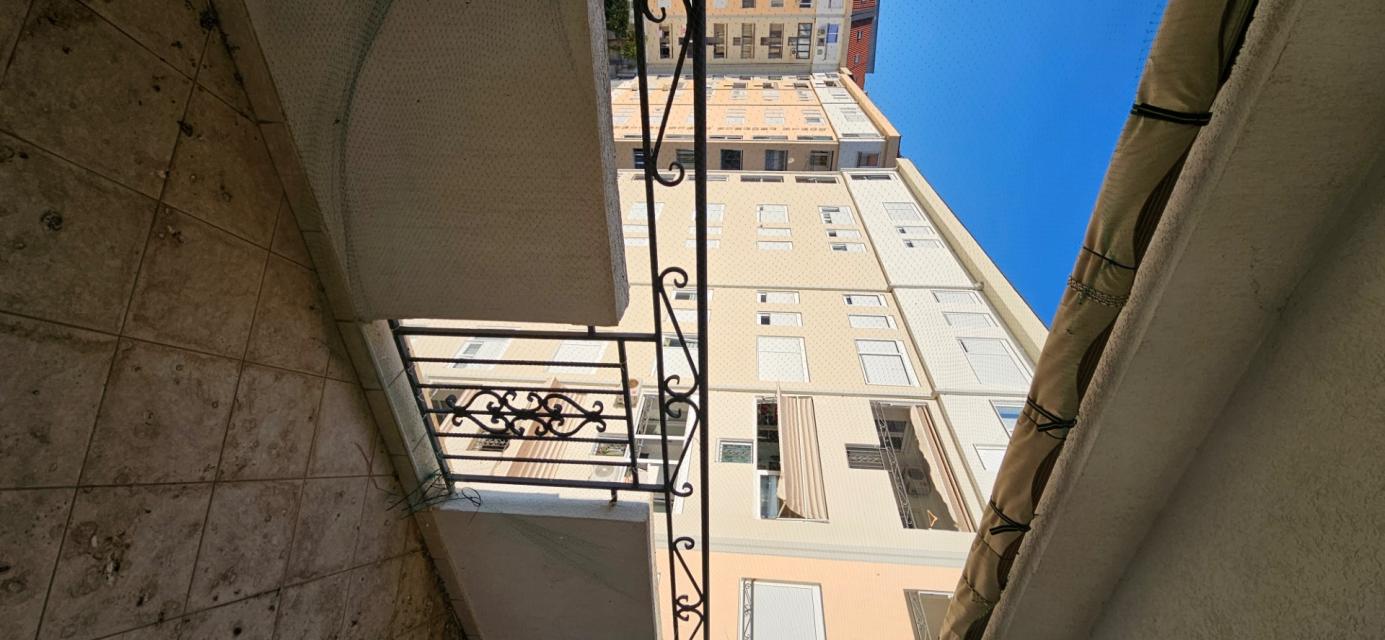 Spacious apartment in Bar with sea view and park