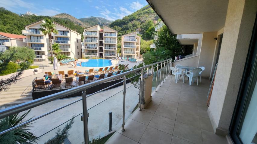 2 bedroom apartment in a complex with a swimming pool Przno