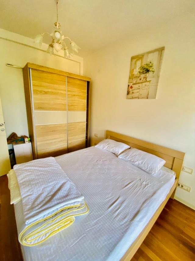 2 bedroom apartment with sea view in complex 