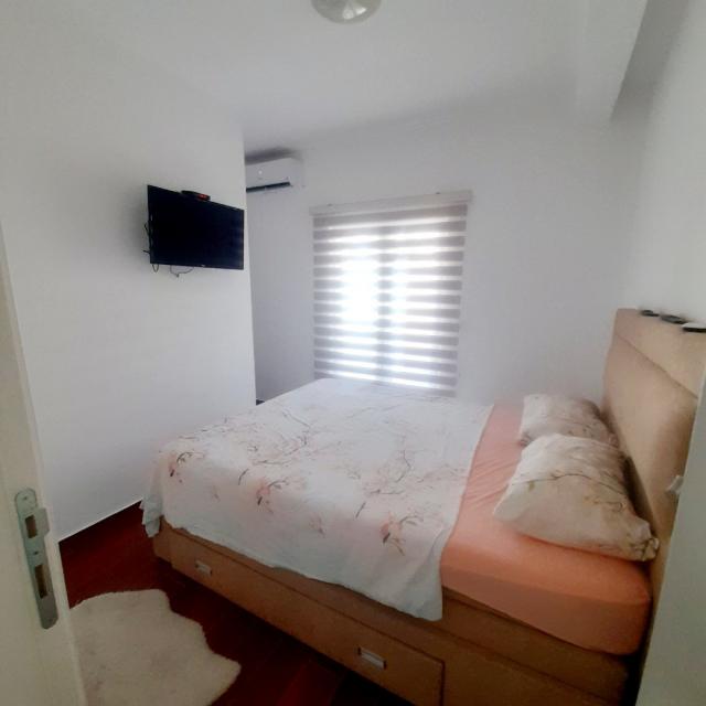 Hotel in Sutomore with 12 apartments, swimming pool, 200 meters from the sea - 800,000 euros