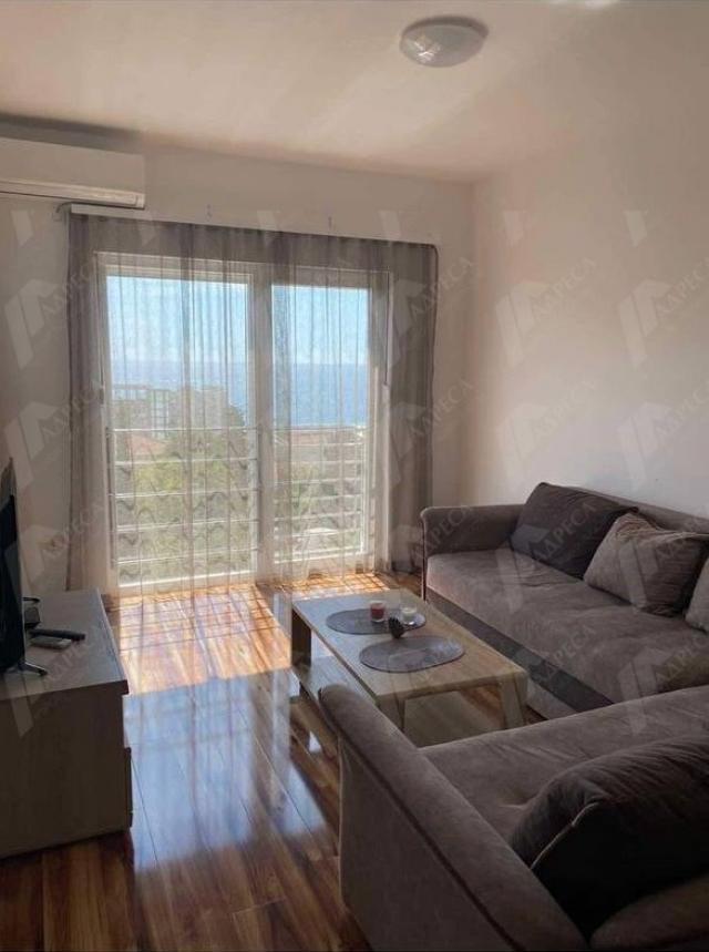 Cozy 2 bedroom apartment with sea view in Petrovac