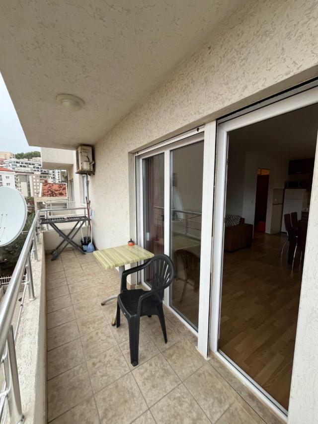 Two bedroom apartment with two balconies in Becici