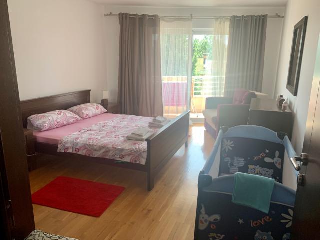 Spacious two bedroom apartment in the Rosemary complex, Petrovac