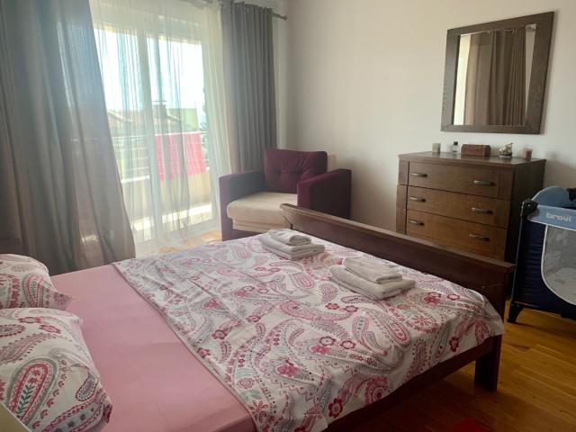 Spacious two bedroom apartment in the Rosemary complex, Petrovac