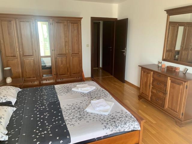 Spacious two bedroom apartment in the Rosemary complex, Petrovac