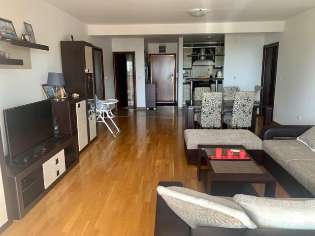 Spacious two bedroom apartment in the Rosemary complex, Petrovac
