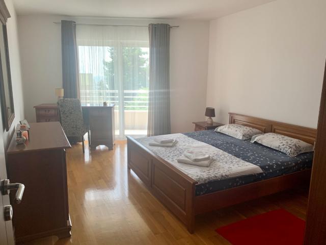 Spacious two bedroom apartment in the Rosemary complex, Petrovac