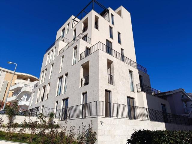 Sale of apartment in a new building with sea view, Becici