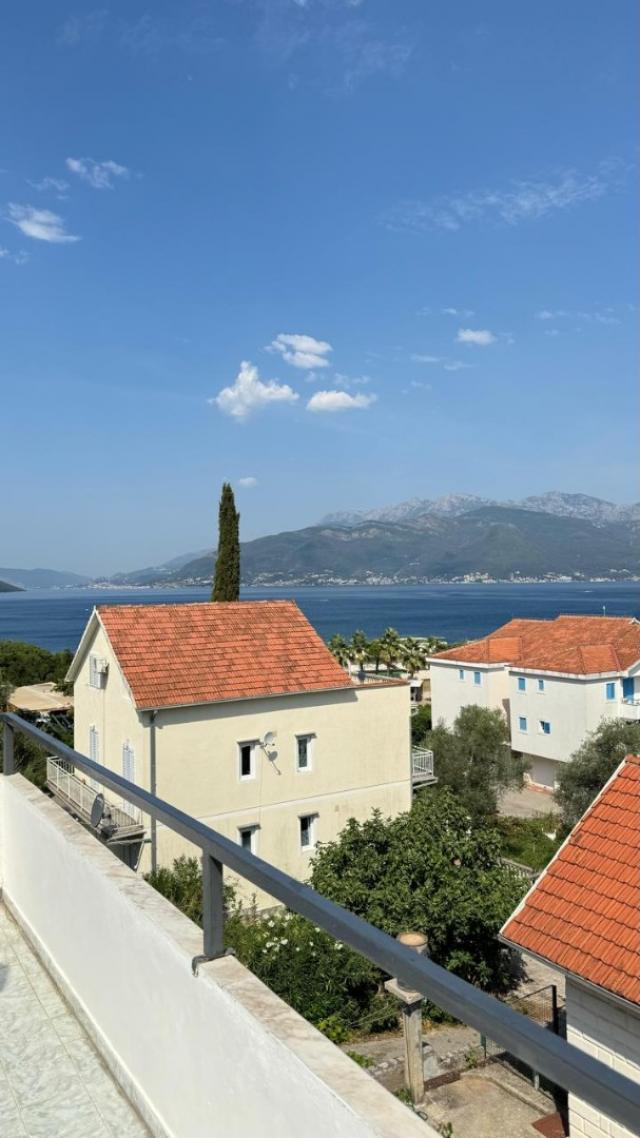 Cozy townhouse apartment near Nikki Beach, Radovici, Tivat Riviera