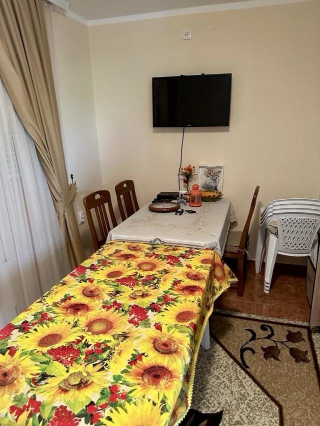 Three-storey house with two apartments in Utjeha, Montenegro - 120,000 euros