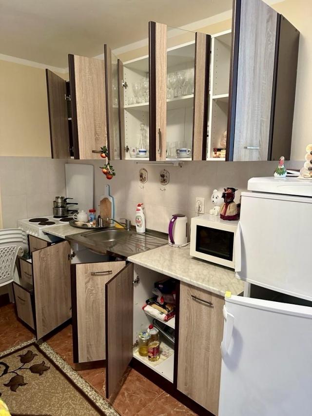 Three-storey house with two apartments in Utjeha, Montenegro - 120,000 euros