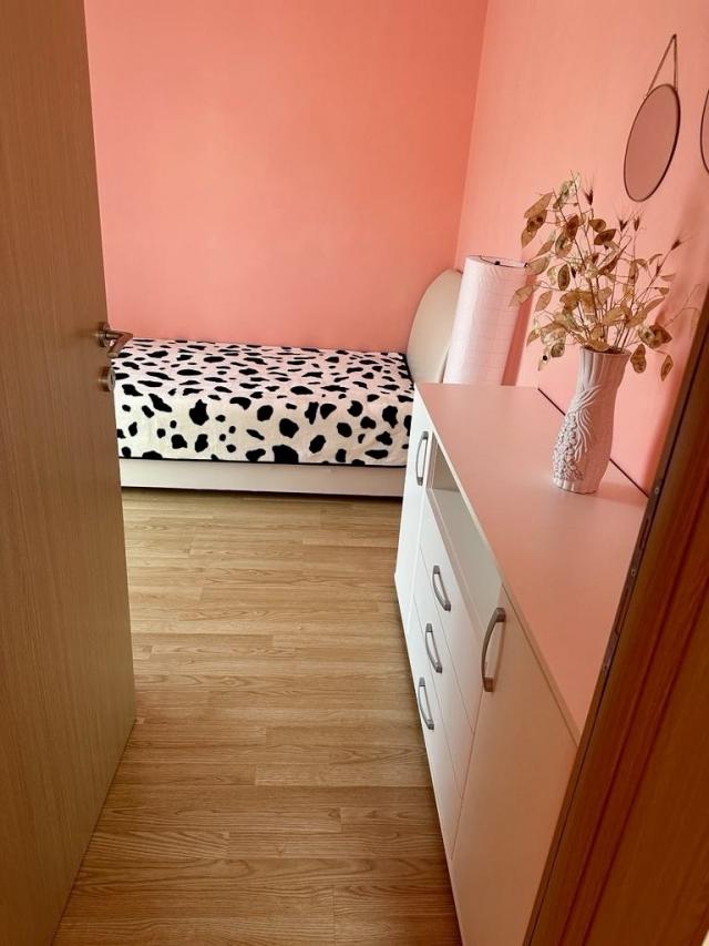 Three-storey house with two apartments in Utjeha, Montenegro - 120,000 euros